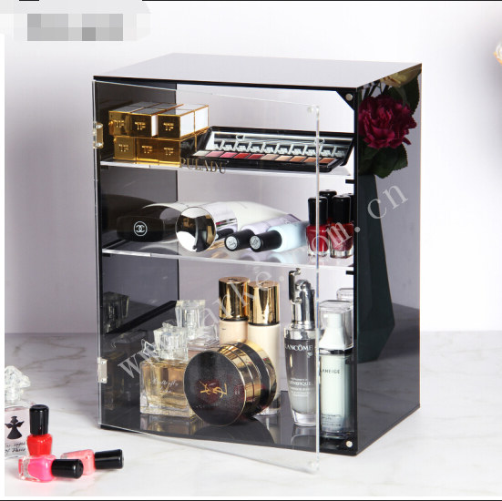 Cosmetic cabinet